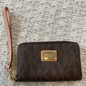 Michael Kors wristlet wallet